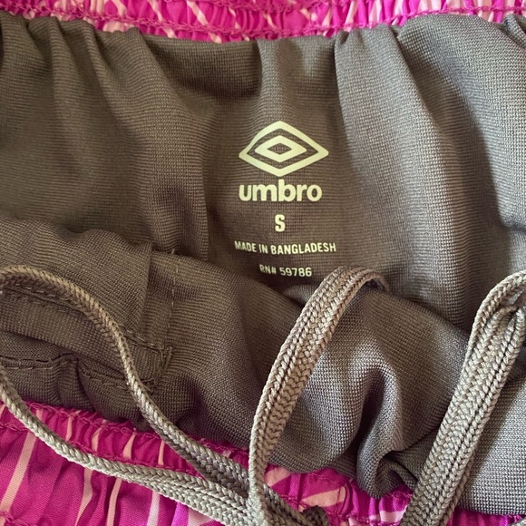 Umbro Women’s Active 2 in 1 Running Shorts Medium - Picture 4 of 5